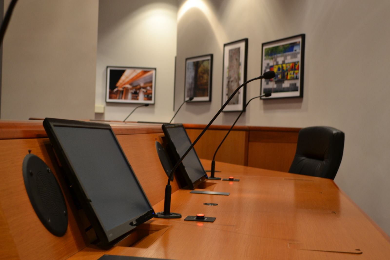 Upgrated microphones and monitors in DART's Board chambers